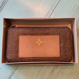 India Hicks Wallet